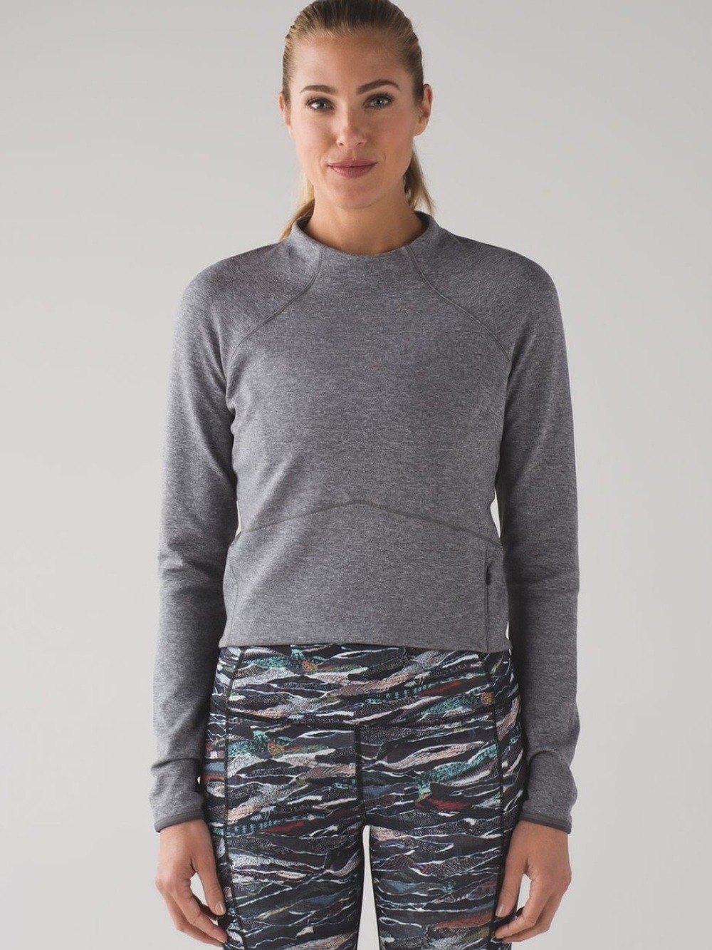 Lululemon Hill And Valley Mock Neck
Heathered Slate Sz 12